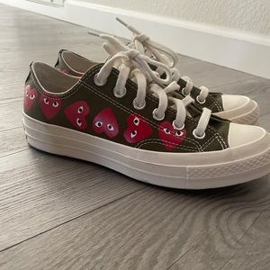 COMME DES GARCONS PLAY CDG x Converse Olive green hearts